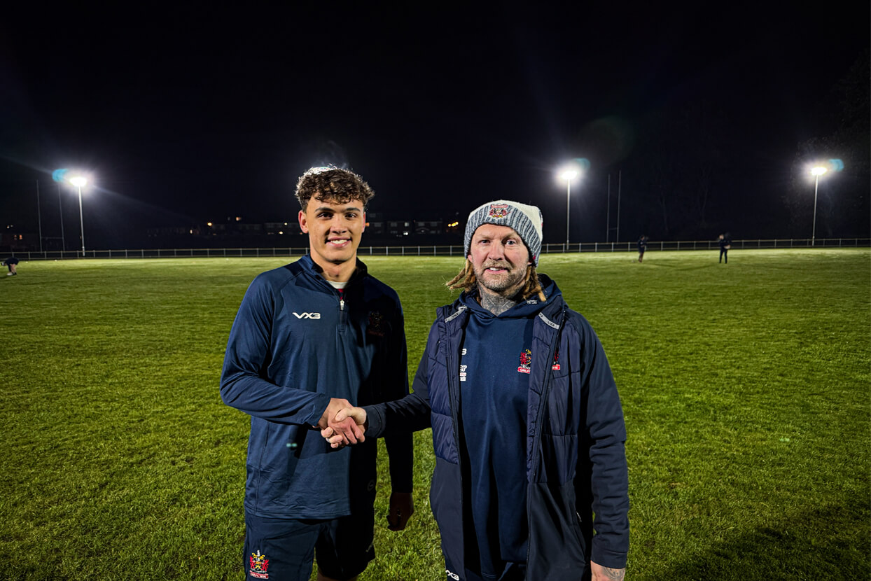 Waterhead Waterhead's Geener signs for Oldham